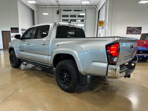 Used 2022 Toyota Tacoma SR5 image 5
