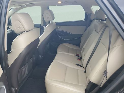 Used 2017 Hyundai Santa Fe SE image 13