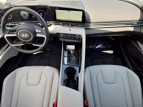 Certified 2026 Hyundai Elantra Limited FWD image 27