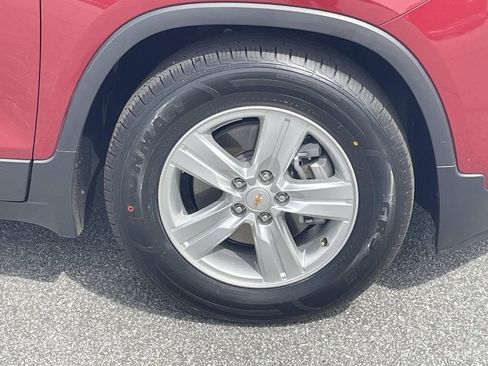 Used 2021 Chevrolet Trax LT w/ LT Convenience Package image 10