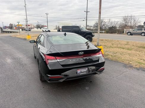 Used 2021 Hyundai Elantra SEL w/ Convenience Package image 5