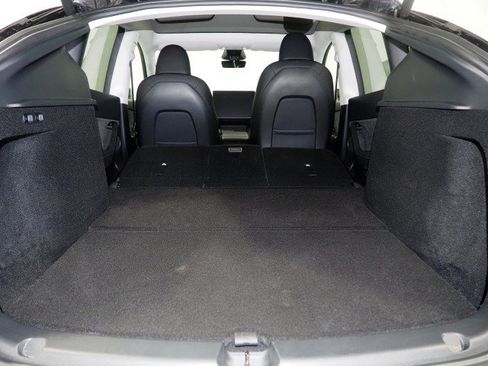 Used 2025 Tesla Model Y Long Range RWD image 42