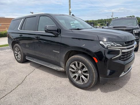 Used 2022 Chevrolet Tahoe LT w/ Luxury Package AWD/4WD image 2