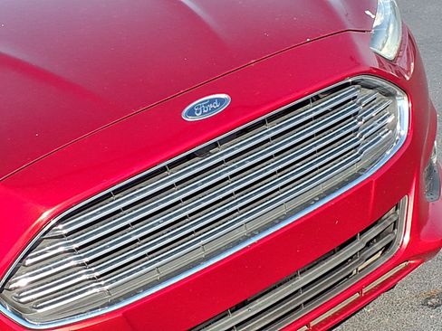 Used 2014 Ford Fusion SE w/ Equipment Group 202A FWD image 32