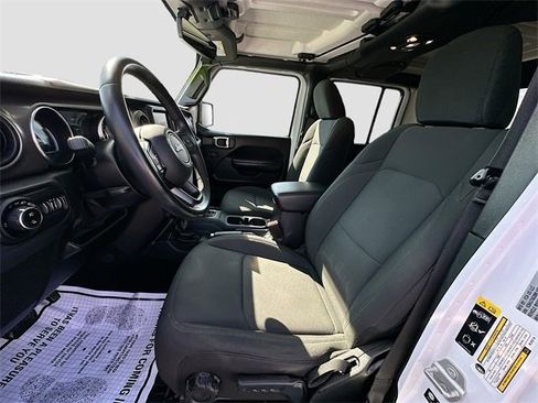 Used 2021 Jeep Gladiator Willys image 20