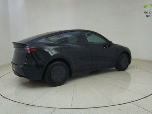 Used 2026 Tesla Model Y 2WD image 62