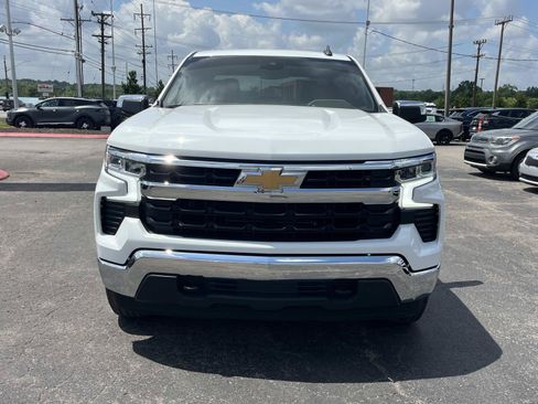 Used 2022 Chevrolet Silverado 1500 LT AWD/4WD image 2