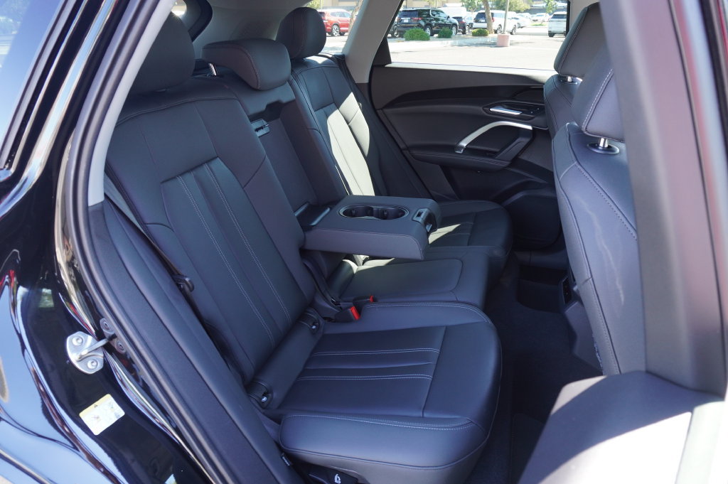 Used 2025 Audi Q5 Premium w/ Convenience Package AWD/4WD image 12