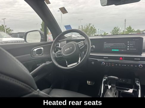 Used 2025 Kia Sorento SX AWD/4WD image 17