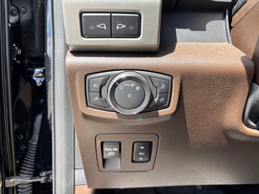 Used 2020 Ford F150 King Ranch w/ Equipment Group 601A Luxury AWD/4WD image 45