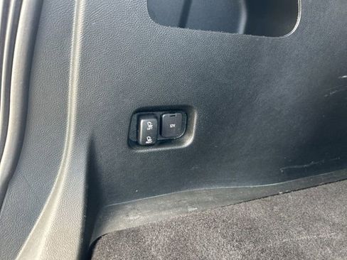 Used 2018 Ford Edge SEL FWD image 13