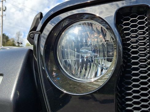 Certified 2019 Jeep Wrangler Sport image 9