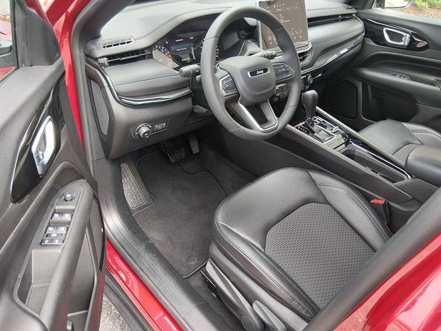 Certified 2026 Jeep Compass Latitude AWD/4WD image 9