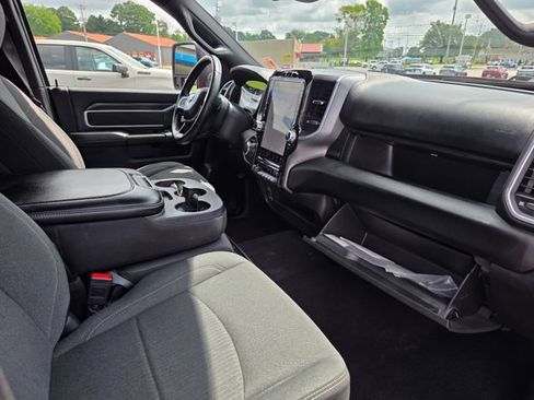 Used 2024 RAM 2500 Big Horn w/ Sport Appearance Package AWD/4WD image 38