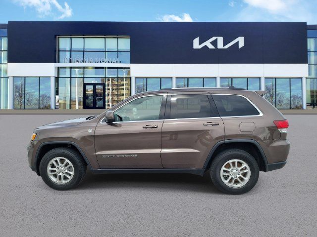 Used 2020 Jeep Grand Cherokee Laredo AWD/4WD image 4