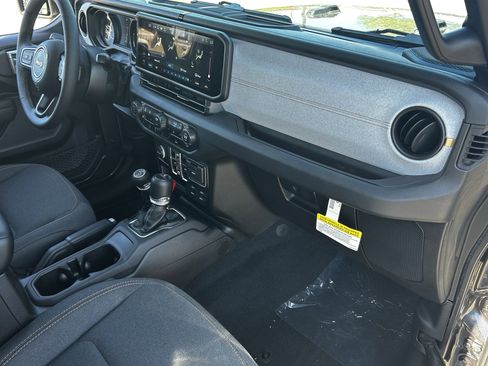 New 2025 Jeep Gladiator Sport AWD/4WD image 9