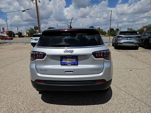 Used 2025 Jeep Compass Limited AWD/4WD image 7