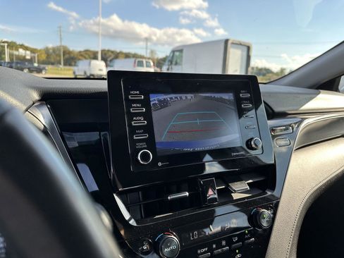 Used 2024 Toyota Camry SE image 30