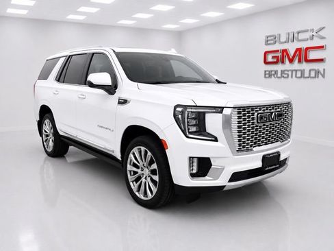Used 2021 GMC Yukon Denali w/ Denali Premium Package AWD/4WD image 4