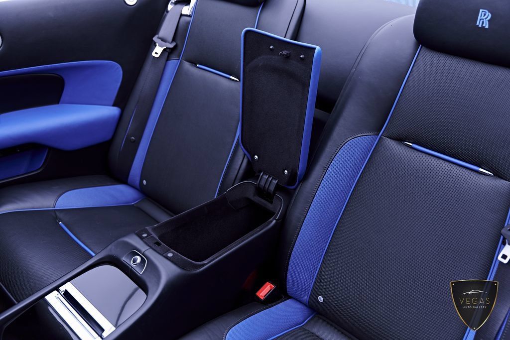 Used 2019 Rolls-Royce Dawn RWD image 59