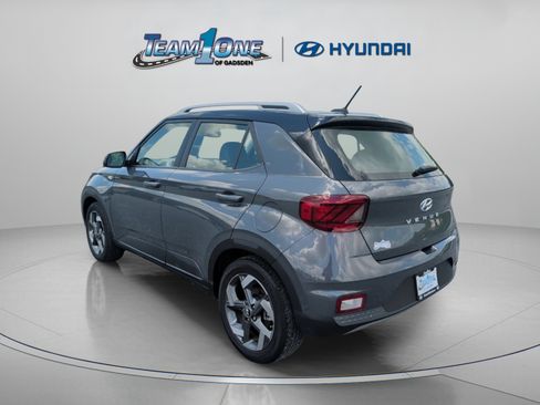Used 2025 Hyundai Venue Limited FWD image 6