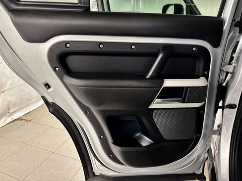 Used 2020 Land Rover Defender 110 image 16