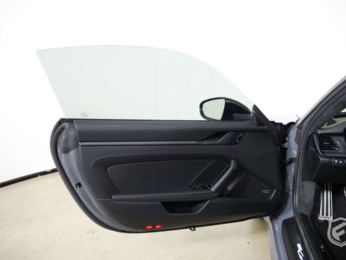Used 2025 Porsche 911 Carrera RWD image 13