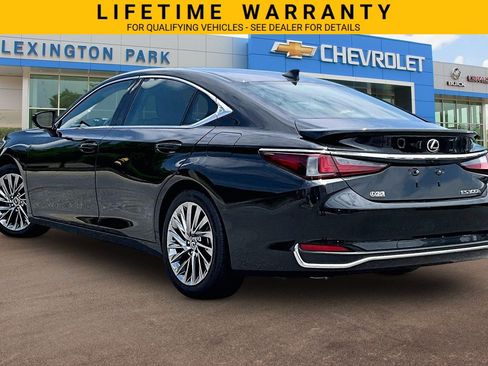 Used 2024 Lexus ES 300h Ultra Luxury w/ Accessory Package (Z2) FWD image 2