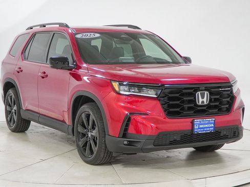 Used 2025 Honda Pilot Black Edition image 18