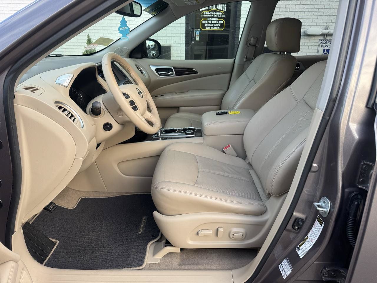 Used 2014 Nissan Pathfinder Platinum w/ Platinum Premium Package AWD/4WD image 17