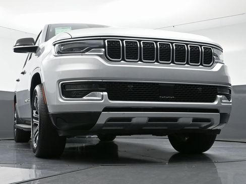 Used 2024 Jeep Wagoneer Series II w/ Flexible Seating Group image 57