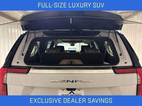 New 2026 GMC Yukon XL Denali w/ Denali Reserve Package image 27