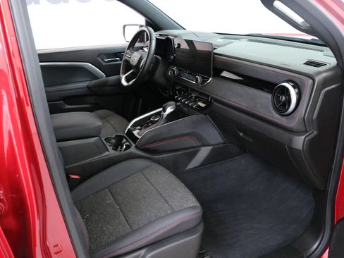 Used 2024 Chevrolet Colorado Z71 w/ Z71 Convenience Package 2 image 28