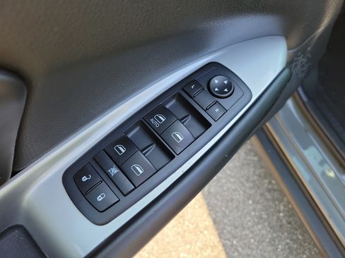 Used 2020 Dodge Journey SE w/ SE Popular Equipment Group FWD image 20