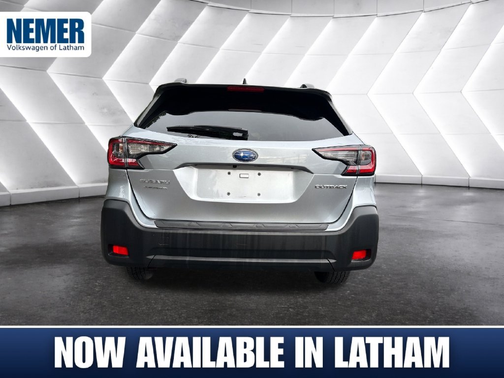 Used 2024 Subaru Outback Premium AWD/4WD image 3