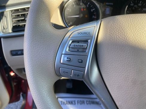 Used 2015 Nissan Rogue SV image 14