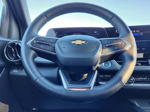 Used 2025 Chevrolet Equinox LT image 21