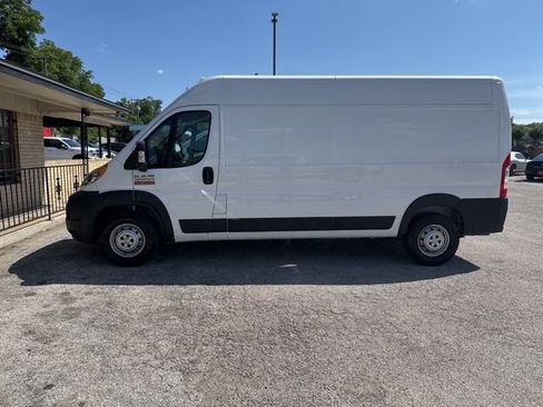 Used 2022 RAM ProMaster 3500 w/ Premium Convenience Group FWD image 3
