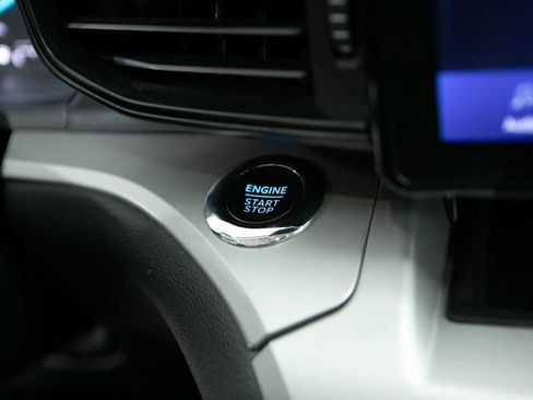 Used 2023 Ford Explorer XLT image 23