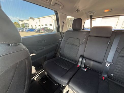 Used 2025 Nissan Pathfinder SV AWD/4WD image 42