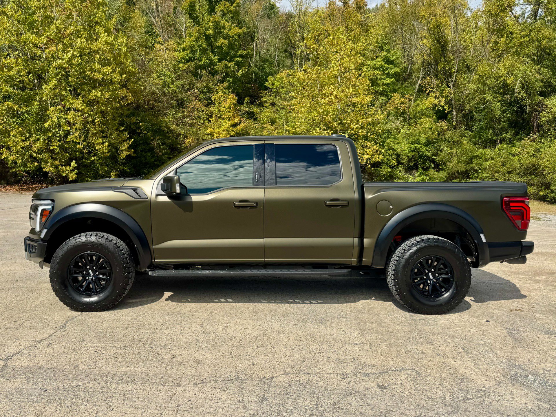 Used 2024 Ford F150 Raptor AWD/4WD image 8