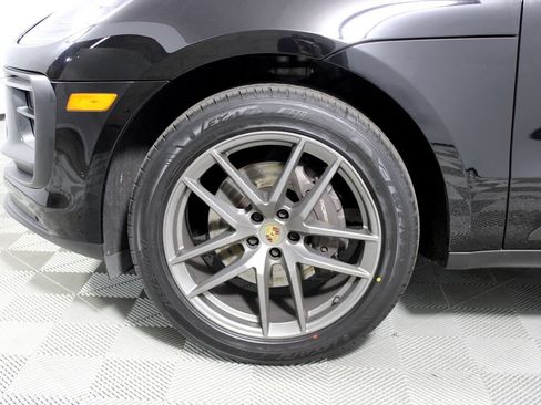 Used 2022 Porsche Macan AWD/4WD image 37