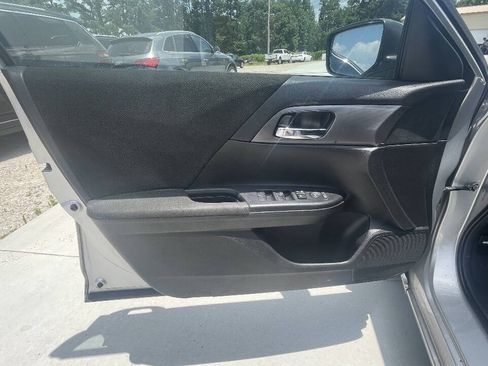 Used 2013 Honda Accord LX image 22