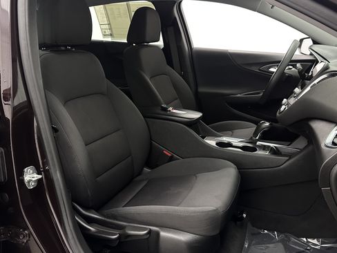 Used 2020 Chevrolet Malibu LT FWD image 35