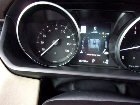 Used 2016 Land Rover Range Rover Sport HSE image 23