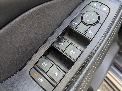 Used 2021 Nissan Rogue SV w/ Premium Package image 11