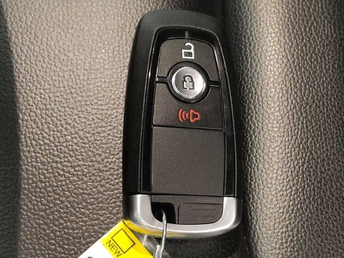 Used 2023 Ford Edge SEL image 32