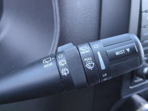 Used 2016 Jeep Patriot High Altitude FWD image 27