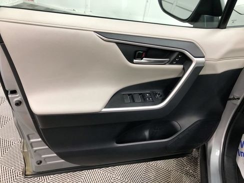 Used 2019 Toyota RAV4 Limited w/ Carpet Mat Package AWD/4WD image 12