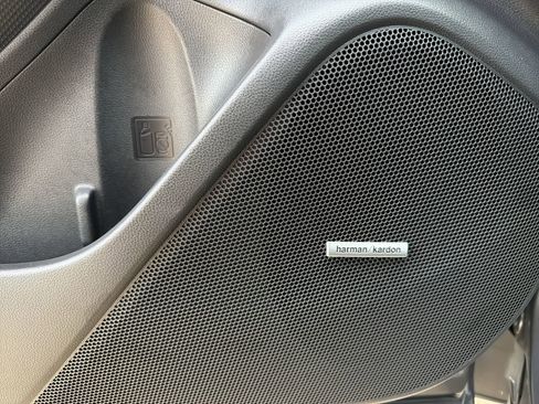 Used 2023 Subaru Forester Touring image 31